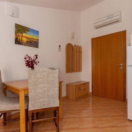 Apartments Dalmata Biograd Na Moru Exterior foto