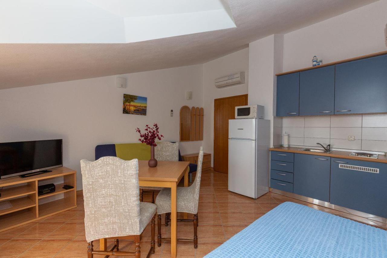 Apartments Dalmata Biograd Na Moru Exterior foto