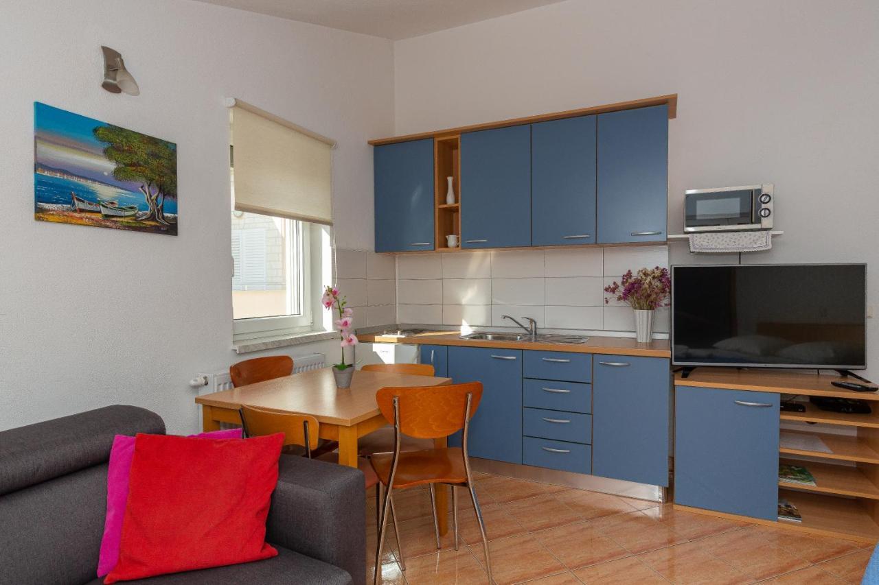 Apartments Dalmata Biograd Biograd Na Moru Exterior foto