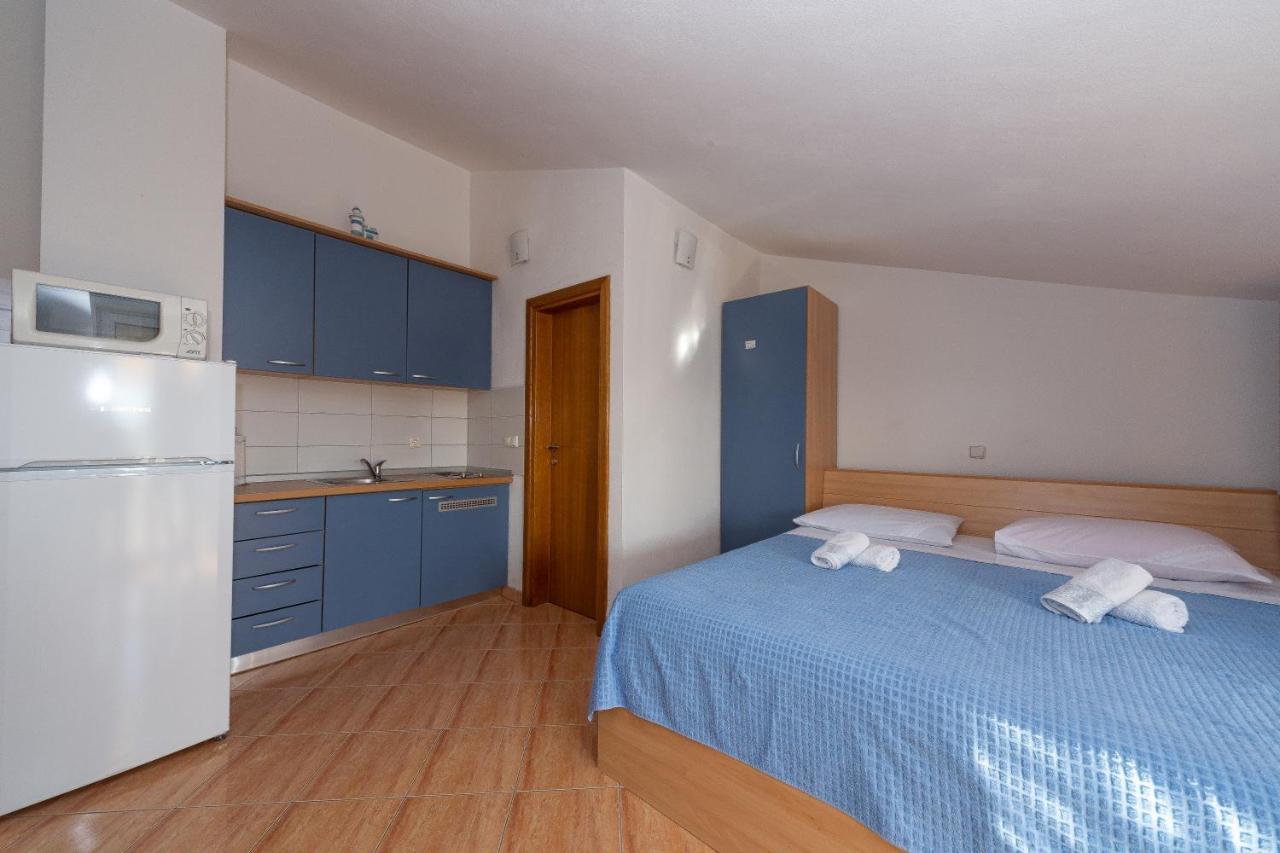 Apartments Dalmata Biograd Na Moru Exterior foto