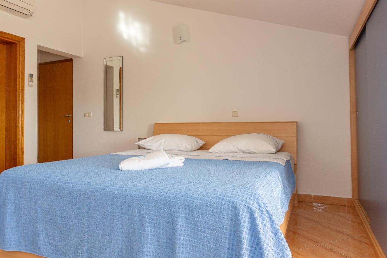 Apartments Dalmata Biograd Biograd Na Moru Exterior foto