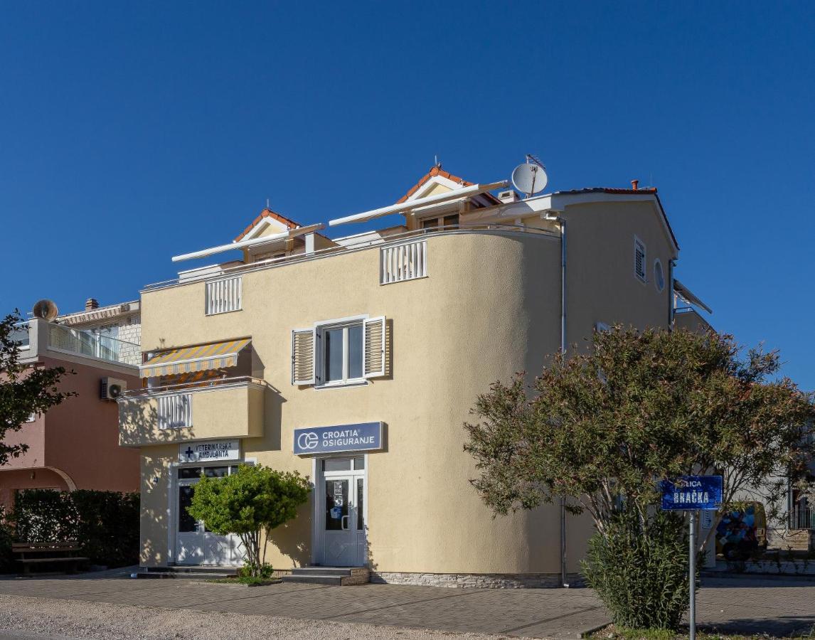 Apartments Dalmata Biograd Na Moru Exterior foto